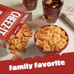 Cheez-It Original Cheese Crackers -Snack Shop 1 e9341831872faccf2b4e33e2168bc9ae