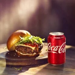 Coca-Cola Cans / -Snack Shop 17 585ddd1a3bb63c3249b4339ae5abdf9c