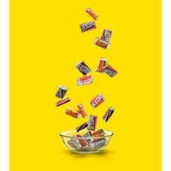 Hershey's Miniatures Assorted Chocolate Candy Family Pack, 17.6 Oz 36 Hershey's Miniatures Assorted Chocolate Candy Family Pack, 17.6 Oz -Snack Shop 28 5a2fbaafb1c0f85c1aa413a564a69857