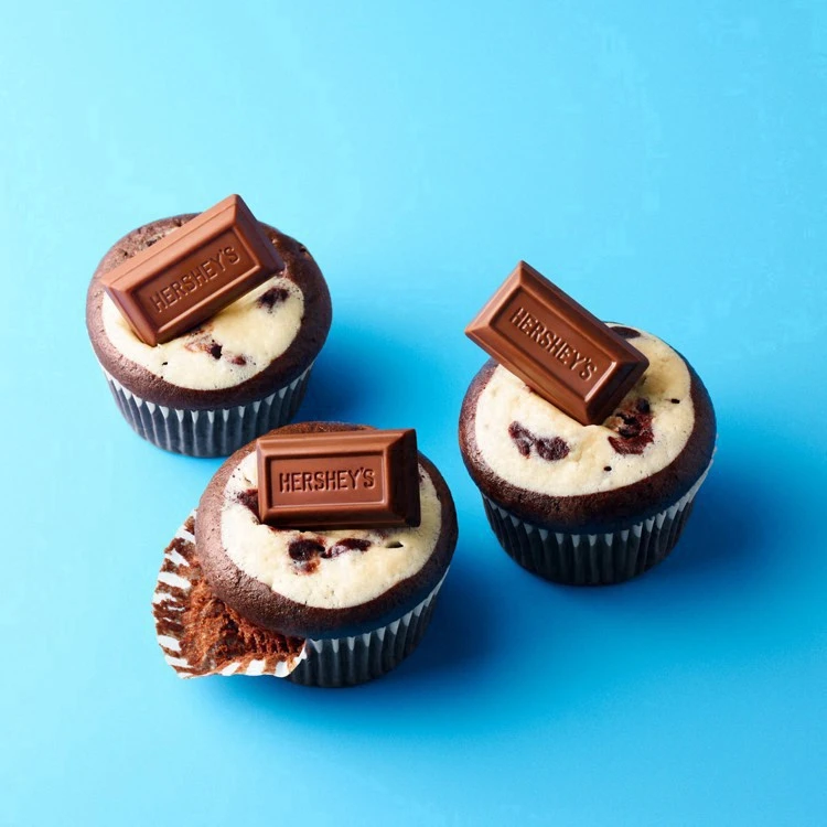 Hershey's Miniatures Assorted Chocolate Candy Family Pack, 17.6 Oz 10 Hershey's Miniatures Assorted Chocolate Candy Family Pack, 17.6 Oz - Image 8