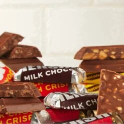 Hershey's Miniatures Assorted Chocolate Candy Family Pack, 17.6 Oz 33 Hershey's Miniatures Assorted Chocolate Candy Family Pack, 17.6 Oz -Snack Shop 4 017475f0d1167255f762401046e76f45