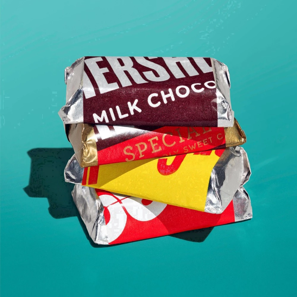 Hershey's Miniatures Assorted Chocolate Candy Family Pack, 17.6 Oz 9 Hershey's Miniatures Assorted Chocolate Candy Family Pack, 17.6 Oz - Image 7