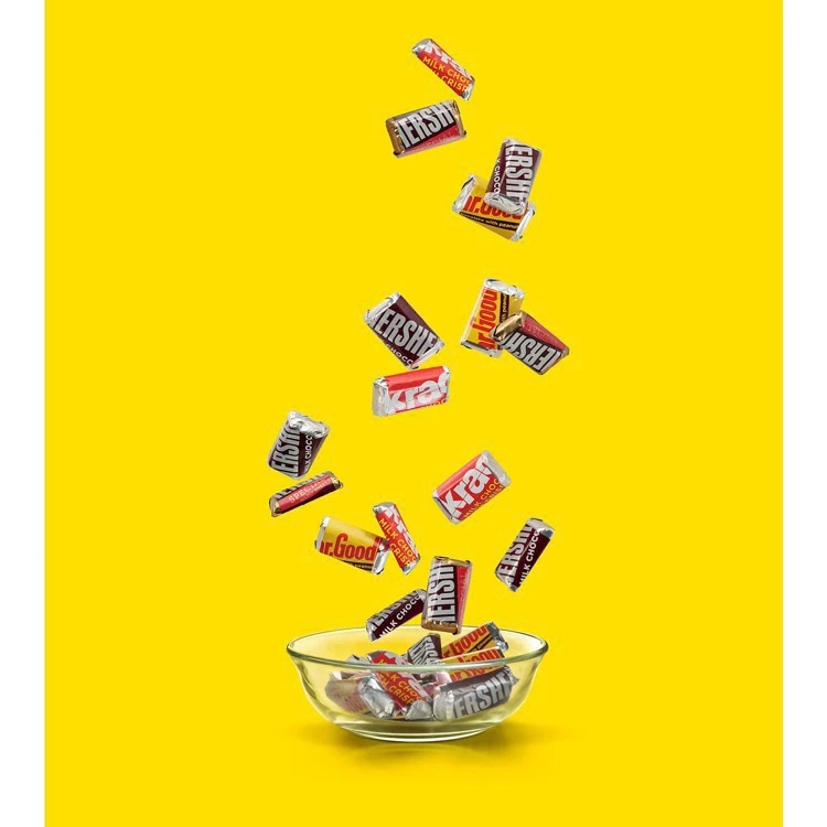 Hershey's Miniatures Assorted Chocolate Candy Family Pack, 17.6 Oz 7 Hershey's Miniatures Assorted Chocolate Candy Family Pack, 17.6 Oz - Image 5